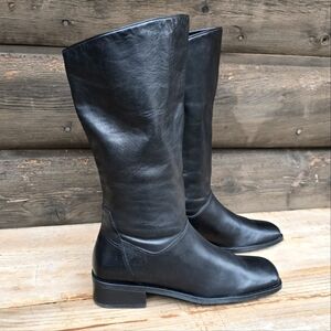 Naturalizer Vintage Y2k, Black Smooth Leather, Pull On, Stacked Heel Boot. 7.5M